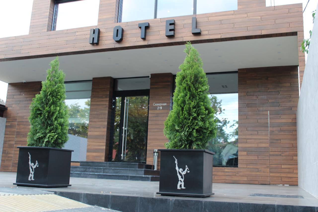 Hollywood De Luxe Hotel Krasnodar Exterior photo